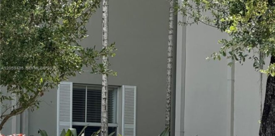 Condo in Fort Lauderdale, Florida, 1 bedroom № 2264334