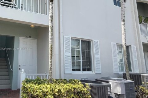 Condo in Fort Lauderdale, Florida, 1 bedroom № 2264334 - photo 4