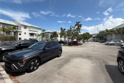 Condo in Fort Lauderdale, Florida, 1 bedroom № 2264334 - photo 5