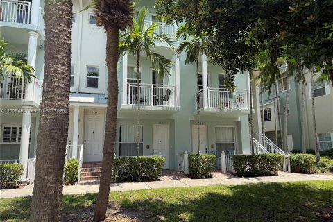 Condo in Fort Lauderdale, Florida, 1 bedroom № 2264334 - photo 2