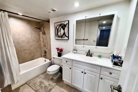 Condominio en venta en Miami Beach, Florida, 2 dormitorios, 127.09 m2 № 2031391 - foto 11