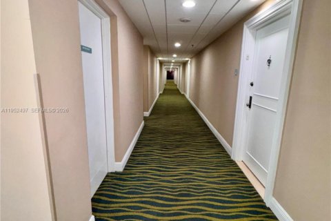 Condominio en venta en Miami Beach, Florida, 2 dormitorios, 127.09 m2 № 2031391 - foto 4