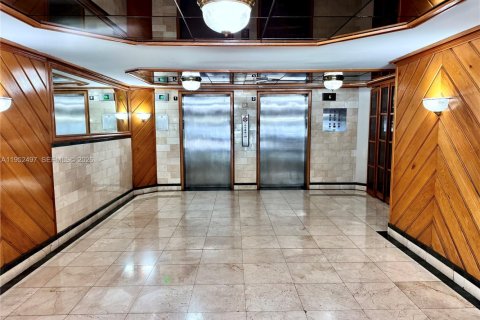 Condominio en venta en Miami Beach, Florida, 2 dormitorios, 127.09 m2 № 2031391 - foto 2