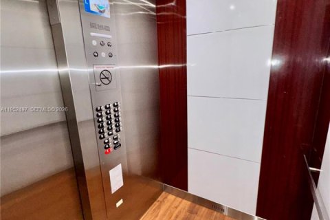 Condominio en venta en Miami Beach, Florida, 2 dormitorios, 127.09 m2 № 2031391 - foto 3