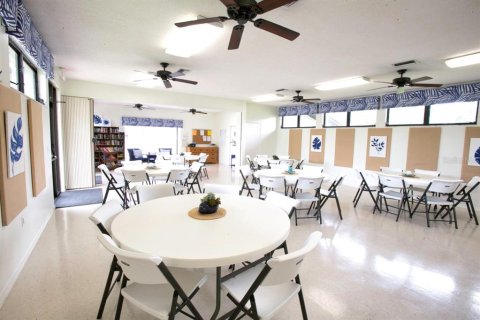 House in Bradenton, Florida 2 bedrooms, 135.82 sq.m. № 2152075 - photo 17