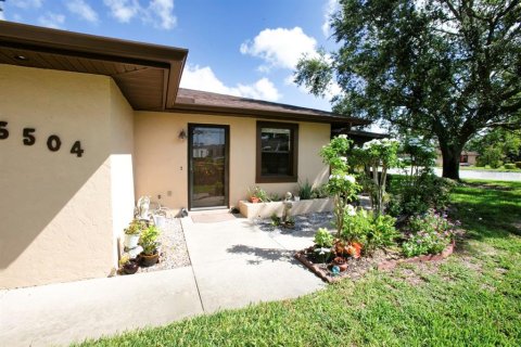 House in Bradenton, Florida 2 bedrooms, 135.82 sq.m. № 2152075 - photo 30