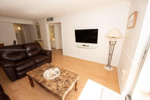 Condo in Sunny Isles Beach, Florida, 1 bedroom  № 2082750 - photo 4
