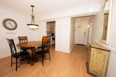 Condo in Sunny Isles Beach, Florida, 1 bedroom  № 2082750 - photo 9