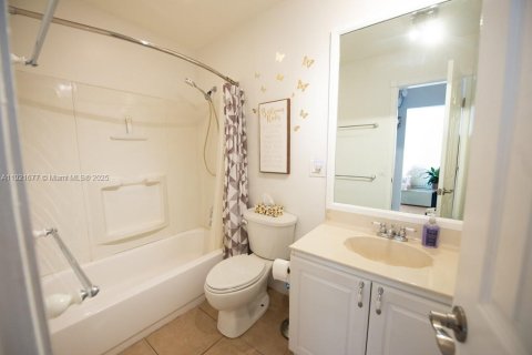 Condo in Sunny Isles Beach, Florida, 1 bedroom  № 2082750 - photo 28