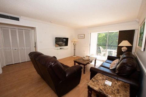 Condo in Sunny Isles Beach, Florida, 1 bedroom  № 2082750 - photo 13