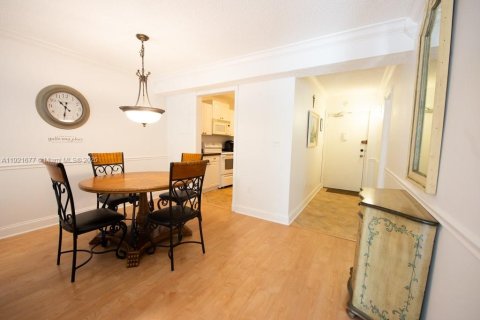 Condo in Sunny Isles Beach, Florida, 1 bedroom  № 2082750 - photo 8