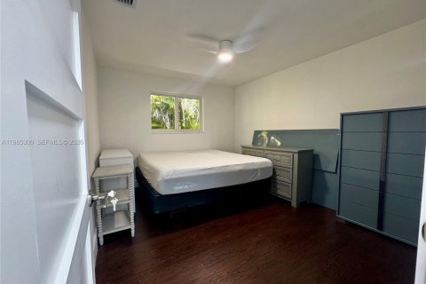 Купить виллу или дом в Пальметто-Бей, Флорида 4 спальни, 276.94м2, № 2040198 - фото 12