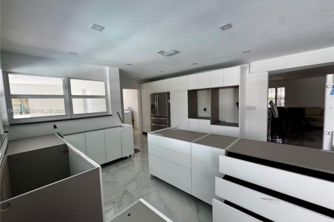 Купить виллу или дом в Пальметто-Бей, Флорида 4 спальни, 276.94м2, № 2040198 - фото 26