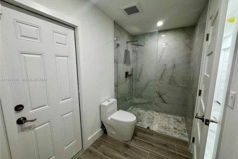 Купить виллу или дом в Пальметто-Бей, Флорида 4 спальни, 276.94м2, № 2040198 - фото 9