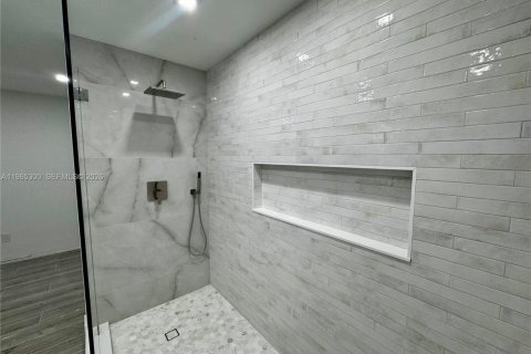 Купить виллу или дом в Пальметто-Бей, Флорида 4 спальни, 276.94м2, № 2040198 - фото 6