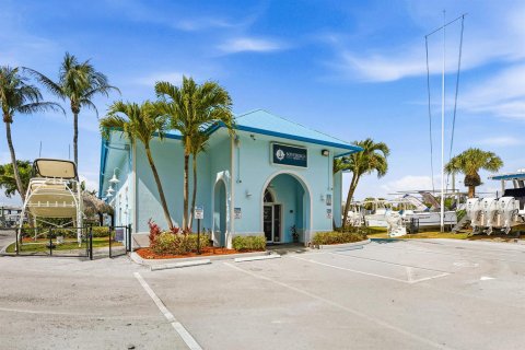 Immobilier commercial à Stuart, Floride № 2244941