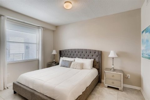 Condo in Kissimmee, Florida, 2 bedrooms  № 1532944 - photo 2