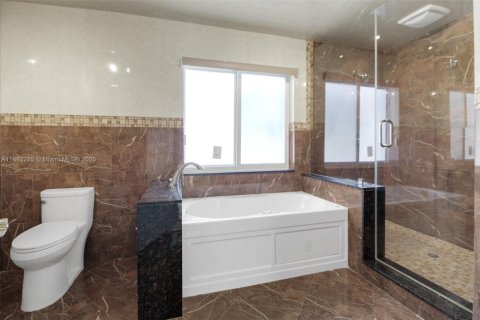 Villa ou maison à vendre à Hialeah, Floride: 5 chambres, 267.65 m2 № 1949060 - photo 21