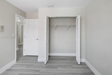 Villa ou maison à vendre à Hialeah, Floride: 5 chambres, 267.65 m2 № 1949060 - photo 29