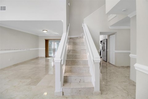Villa ou maison à vendre à Hialeah, Floride: 5 chambres, 267.65 m2 № 1949060 - photo 15