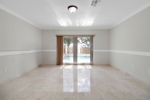Villa ou maison à vendre à Hialeah, Floride: 5 chambres, 267.65 m2 № 1949060 - photo 19