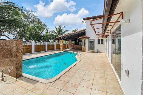 Villa ou maison à vendre à Hialeah, Floride: 5 chambres, 267.65 m2 № 1949060 - photo 9