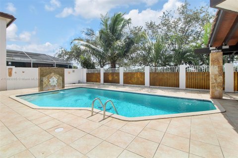 Villa ou maison à vendre à Hialeah, Floride: 5 chambres, 267.65 m2 № 1949060 - photo 7