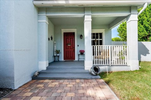 Villa ou maison à vendre à Homestead, Floride: 4 chambres, 244.05 m2 № 1970229 - photo 23