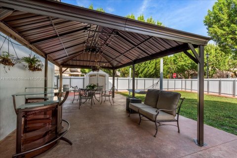 Villa ou maison à vendre à Homestead, Floride: 4 chambres, 244.05 m2 № 1970229 - photo 17