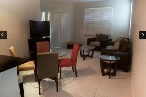 Condominio en alquiler en Lantana, Florida, 2 dormitorios, 117.52 m2 № 2240570 - foto 4