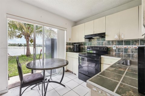 Villa ou maison à vendre à Miami Gardens, Floride: 3 chambres, 110.09 m2 № 1830488 - photo 8