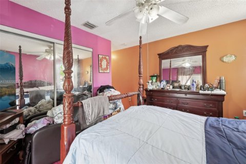 Villa ou maison à vendre à Miami Gardens, Floride: 3 chambres, 110.09 m2 № 1830488 - photo 16