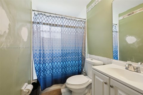 Villa ou maison à vendre à Miami Gardens, Floride: 3 chambres, 110.09 m2 № 1830488 - photo 14