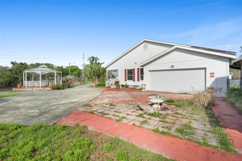 Commercial property in Apopka, Florida 1309.46 sq.m. № 2135345 - photo 9