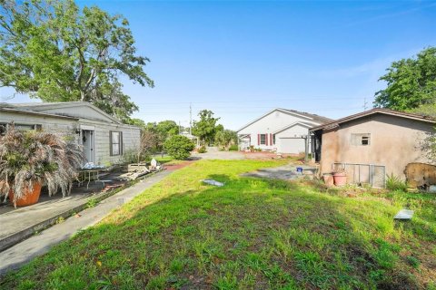 Commercial property in Apopka, Florida 1309.46 sq.m. № 2135345 - photo 15