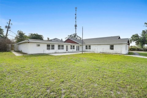 Commercial property in Apopka, Florida 1309.46 sq.m. № 2135345 - photo 11