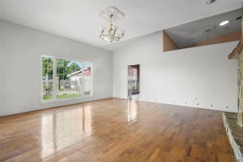 Commercial property in Apopka, Florida 1309.46 sq.m. № 2135345 - photo 27