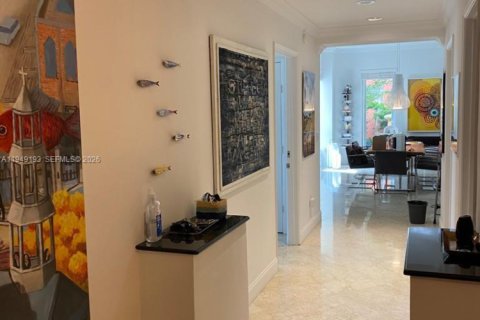 Купить кондоминиум в Ки-Бискейн, Флорида 5 спален, 295.99м2, № 2005830 - фото 2