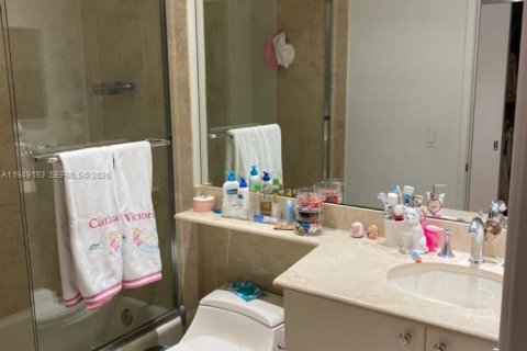 Купить кондоминиум в Ки-Бискейн, Флорида 5 спален, 295.99м2, № 2005830 - фото 22