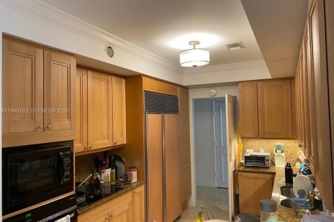 Купить кондоминиум в Ки-Бискейн, Флорида 5 спален, 295.99м2, № 2005830 - фото 18