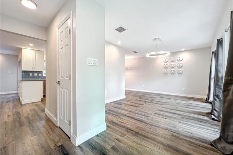 Casa en alquiler en Altamonte Springs, Florida, 3 dormitorios, 151.34 m2 № 1888523 - foto 5