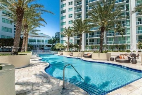 Condo in Miami, Florida, 1 bedroom № 2186023 - photo 6