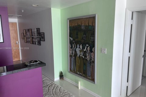 Condo in Miami, Florida, 1 bedroom № 2186023 - photo 17