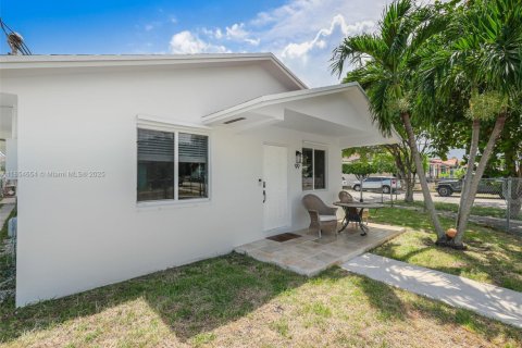 Propiedad comercial en venta en Miami, Florida, 201.78 m2 № 1874940 - foto 27