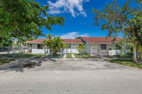 Propiedad comercial en venta en Miami, Florida, 201.78 m2 № 1874940 - foto 3