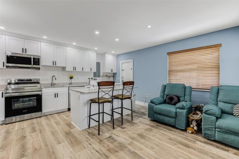 Propiedad comercial en venta en Miami, Florida, 201.78 m2 № 1874940 - foto 5