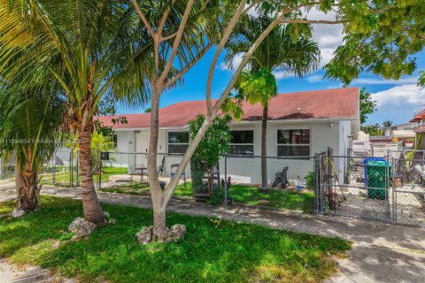 Propiedad comercial en venta en Miami, Florida, 201.78 m2 № 1874940 - foto 2