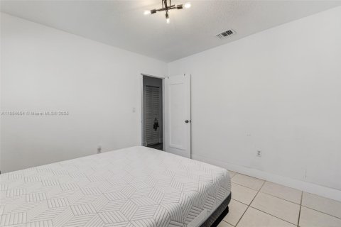Propiedad comercial en venta en Miami, Florida, 201.78 m2 № 1874940 - foto 21