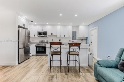 Propiedad comercial en venta en Miami, Florida, 201.78 m2 № 1874940 - foto 6