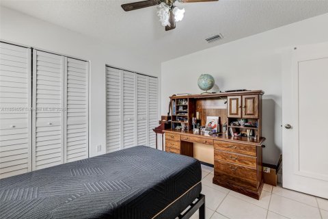 Propiedad comercial en venta en Miami, Florida, 201.78 m2 № 1874940 - foto 16